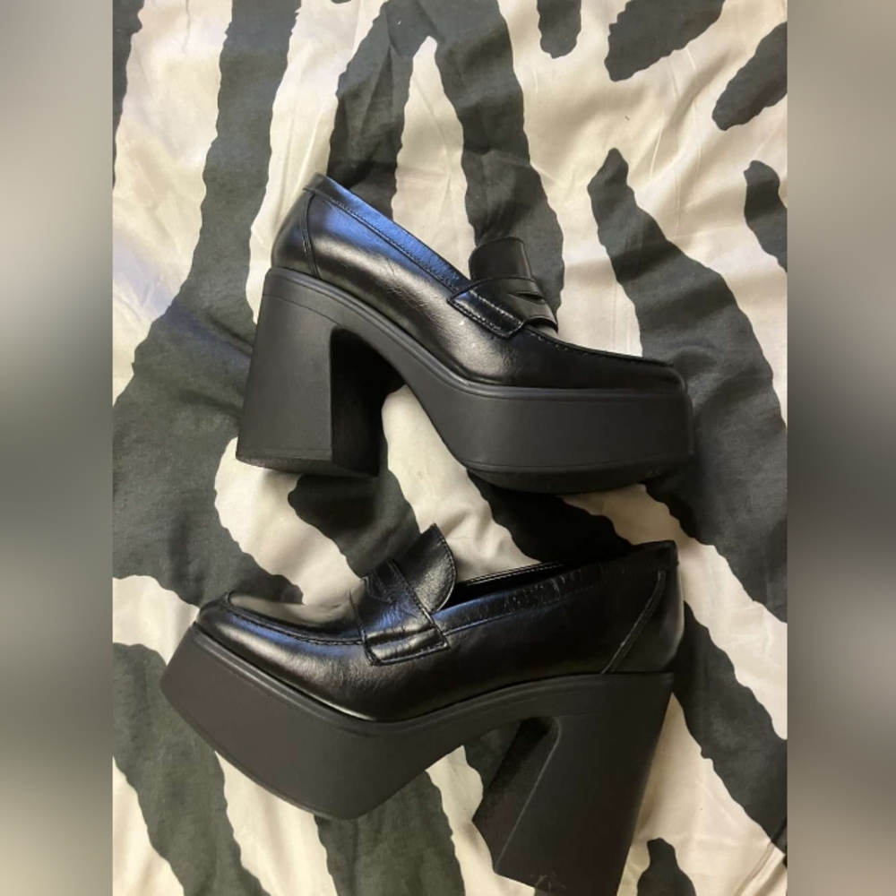 Vintage old money aesthetic Free People black chunky heels